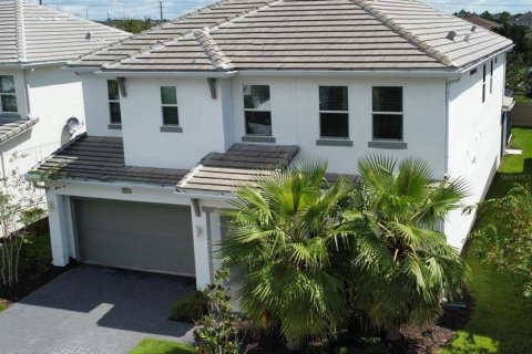 House in Kissimmee, Florida 10 bedrooms, 380.43 sq.m. № 1795892 - photo 1