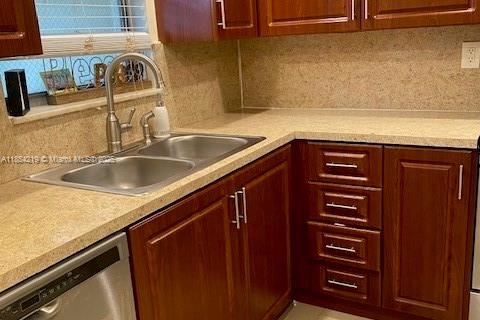 Copropriété à vendre à Lauderhill, Floride: 2 chambres, 102.19 m2 № 1977669 - photo 6