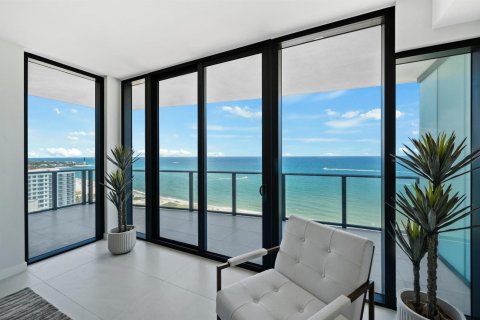Condominio en Pompano Beach, Florida, 3 dormitorios  № 2158476