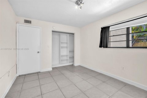Apartamento en alquiler en Miami, Florida, 2 dormitorios, 100.43 m2 № 2011247 - foto 10