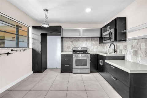 Apartamento en alquiler en Miami, Florida, 2 dormitorios, 100.43 m2 № 2011247 - foto 22