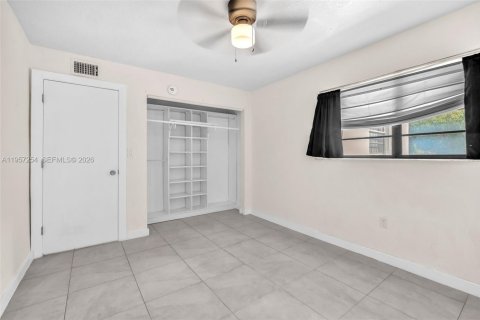 Apartamento en alquiler en Miami, Florida, 2 dormitorios, 100.43 m2 № 2011247 - foto 18