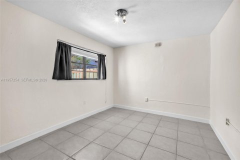 Apartamento en alquiler en Miami, Florida, 2 dormitorios, 100.43 m2 № 2011247 - foto 8