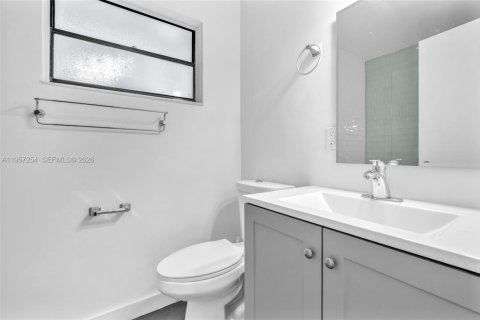 Apartamento en alquiler en Miami, Florida, 2 dormitorios, 100.43 m2 № 2011247 - foto 13