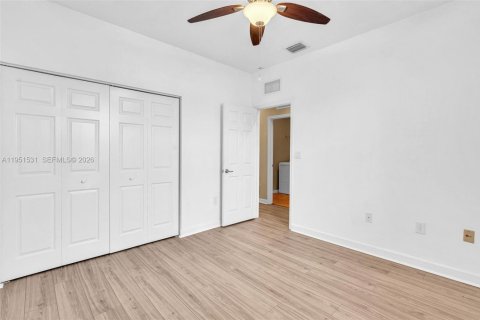 Touwnhouse à vendre à Miami, Floride: 3 chambres, 161.65 m2 № 2006048 - photo 16