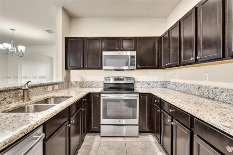 Touwnhouse à vendre à Miami, Floride: 3 chambres, 161.65 m2 № 2006048 - photo 10