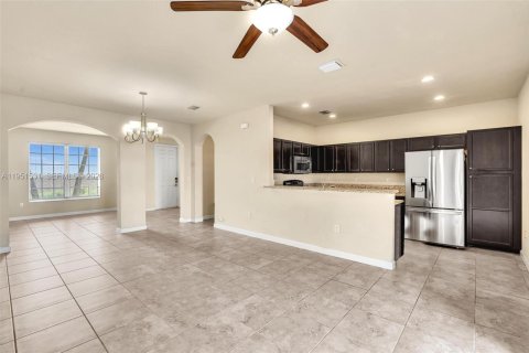 Touwnhouse à vendre à Miami, Floride: 3 chambres, 161.65 m2 № 2006048 - photo 8