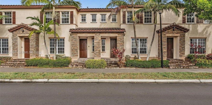 Touwnhouse à Miami, Floride 3 chambres, 161.65 m2 № 2006048