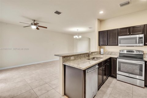 Touwnhouse à vendre à Miami, Floride: 3 chambres, 161.65 m2 № 2006048 - photo 9