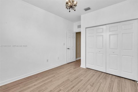 Touwnhouse à vendre à Miami, Floride: 3 chambres, 161.65 m2 № 2006048 - photo 18