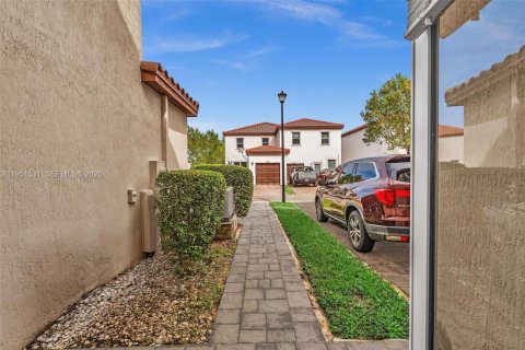 Touwnhouse à vendre à Miami, Floride: 3 chambres, 161.65 m2 № 2006048 - photo 22