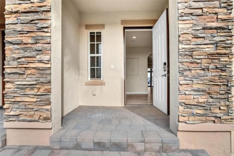 Touwnhouse à vendre à Miami, Floride: 3 chambres, 161.65 m2 № 2006048 - photo 3