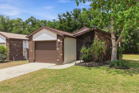 House in Homosassa, Florida 2 bedrooms, 109.25 sq.m. № 2138220