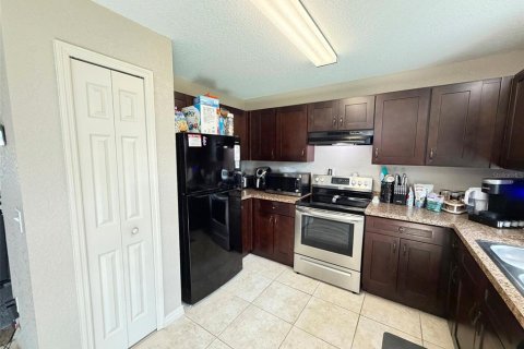 House in Ocala, Florida 3 bedrooms, 123.65 sq.m. № 2230496 - photo 4