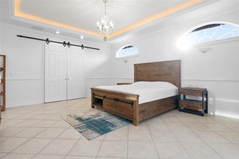 House in Sarasota, Florida 10 bedrooms, 863.06 sq.m. № 1538351 - photo 14