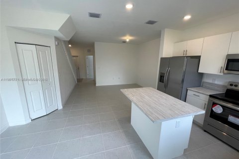 Townhouse in Miami, Florida 3 bedrooms, 122.63 sq.m. № 2042987 - photo 4