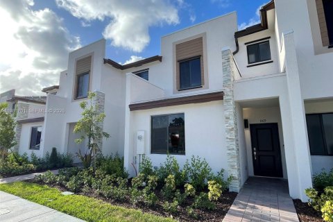 Townhouse in Miami, Florida 3 bedrooms, 122.63 sq.m. № 2042987 - photo 21