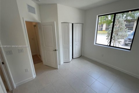 Townhouse in Miami, Florida 3 bedrooms, 122.63 sq.m. № 2042987 - photo 7