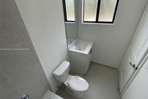 Townhouse in Miami, Florida 3 bedrooms, 122.63 sq.m. № 2042987 - photo 19