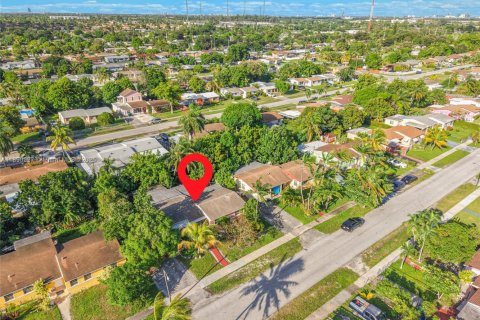 Villa ou maison à louer à Miami Gardens, Floride: 3 chambres, 196.95 m2 № 1946847 - photo 20