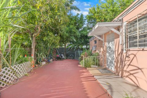 Villa ou maison à louer à Miami Gardens, Floride: 3 chambres, 196.95 m2 № 1946847 - photo 18