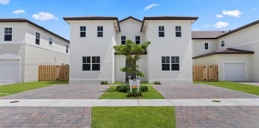 Townhouse in Miami, Florida 4 bedrooms, 206.06 sq.m. № 1921727