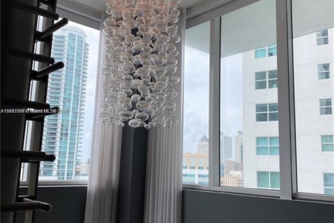 Condominio en alquiler en Miami, Florida, 2 dormitorios, 117.71 m2 № 1945086 - foto 6