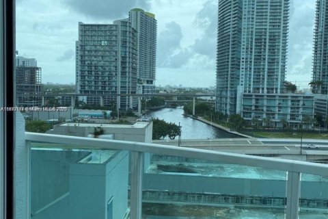 Condominio en alquiler en Miami, Florida, 2 dormitorios, 117.71 m2 № 1945086 - foto 10
