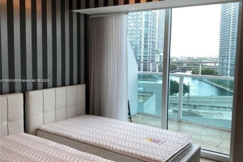 Condominio en alquiler en Miami, Florida, 2 dormitorios, 117.71 m2 № 1945086 - foto 4