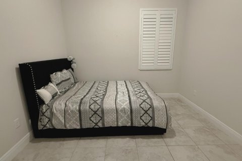 Villa ou maison à vendre à Port St. Lucie, Floride: 5 chambres, 230.3 m2 № 2081812 - photo 9
