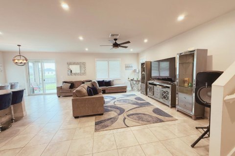 Villa ou maison à vendre à Port St. Lucie, Floride: 5 chambres, 230.3 m2 № 2081812 - photo 13