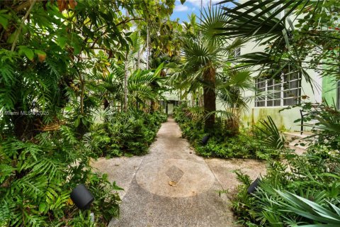 Condo in Miami Beach, Florida, 1 bedroom  № 1482593 - photo 9