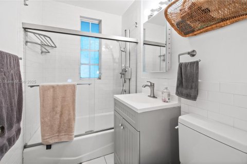 Condo in Miami Beach, Florida, 1 bedroom  № 1482593 - photo 7