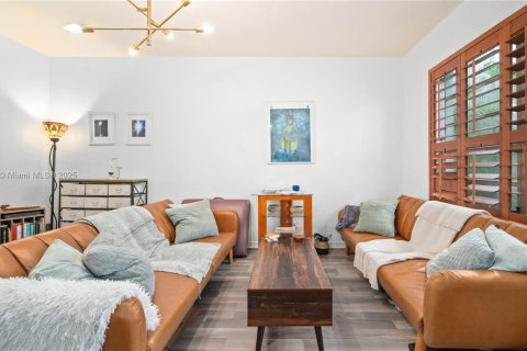 Condo in Miami Beach, Florida, 1 bedroom  № 1482593 - photo 2