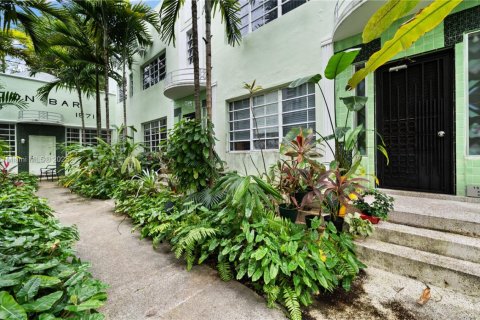 Condo in Miami Beach, Florida, 1 bedroom  № 1482593 - photo 11