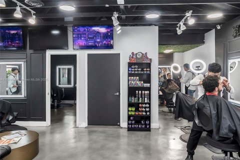 Commercial property in Miami, Florida № 1947931 - photo 6