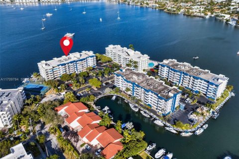 Condo à North Miami Beach, Floride, 2 chambres  № 2037817