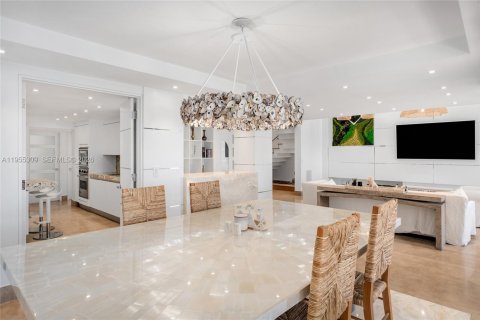 Condominio en venta en Miami, Florida, 3 dormitorios, 299.8 m2 № 2154824 - foto 15