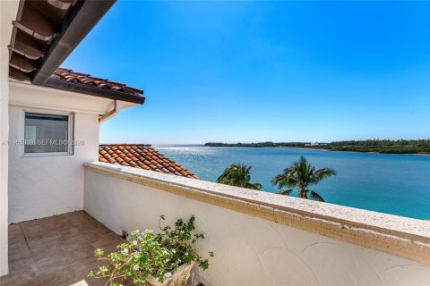 Condominio en venta en Miami, Florida, 3 dormitorios, 299.8 m2 № 2154824 - foto 30