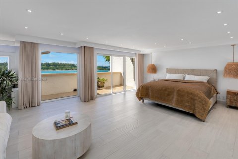 Condominio en venta en Miami, Florida, 3 dormitorios, 299.8 m2 № 2154824 - foto 26