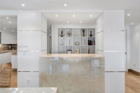 Condominio en venta en Miami, Florida, 3 dormitorios, 299.8 m2 № 2154824 - foto 20