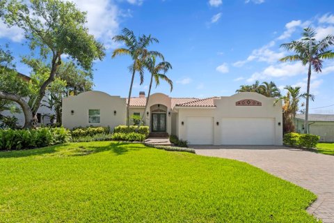 Villa ou maison à vendre à Saint Petersburg, Floride: 3 chambres, 220.74 m2 № 1836995 - photo 1
