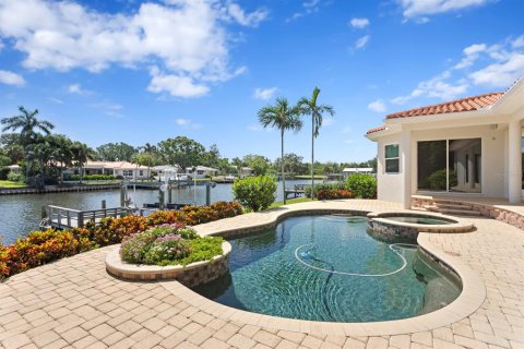 Villa ou maison à vendre à Saint Petersburg, Floride: 3 chambres, 220.74 m2 № 1836995 - photo 8