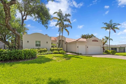 Villa ou maison à vendre à Saint Petersburg, Floride: 3 chambres, 220.74 m2 № 1836995 - photo 2