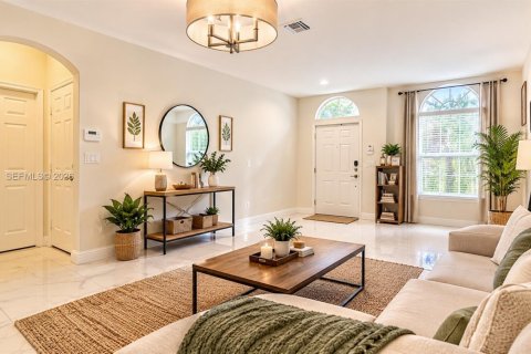 Townhouse in Miramar, Florida 4 bedrooms, 168.62 sq.m. № 2399662 - photo 2