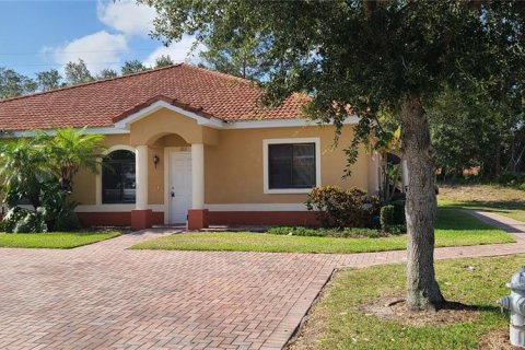 Villa ou maison à louer à Kissimmee, Floride: 2 chambres, 72.84 m2 № 1765821 - photo 1
