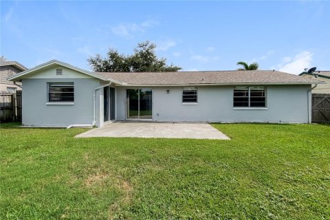 Villa ou maison à louer à New Port Richey, Floride: 3 chambres, 118.91 m2 № 1854290 - photo 16