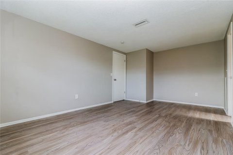 Villa ou maison à louer à New Port Richey, Floride: 3 chambres, 118.91 m2 № 1854290 - photo 9