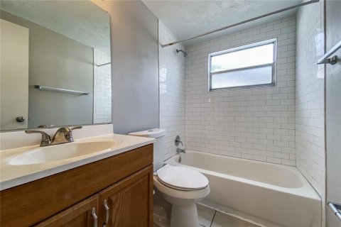 Villa ou maison à louer à New Port Richey, Floride: 3 chambres, 118.91 m2 № 1854290 - photo 15