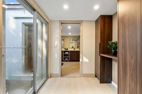 House in Margate, Florida 4 bedrooms, 217.95 sq.m. № 2042314 - photo 21